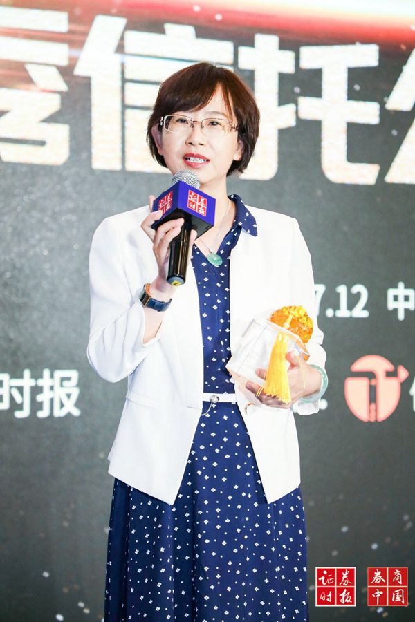 李玲总接受采访2_副本.jpg