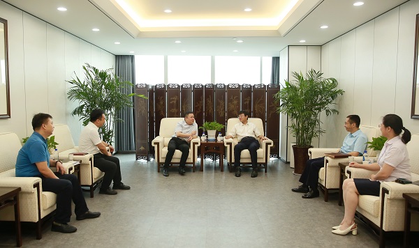 8月1日 公司党委书记、董事长姚卫东会见西安浐灞发展集团党委副书记、总经理赵军虎.jpg 8月1日 公司党委书记、董事长姚卫东会见西安浐灞发展集团党委副书记、总经理赵军虎.jpg